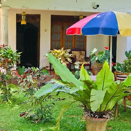Sigiri Lakshan Home Stay Сигирия Экстерьер фото